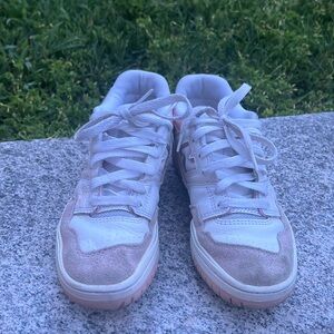 New balance sneakers, kids girls 4